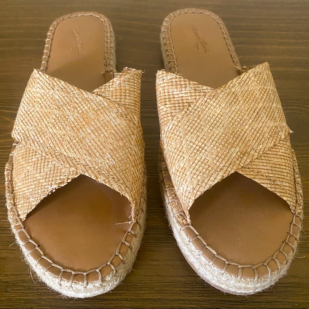 Universal Thread Raffia Slides